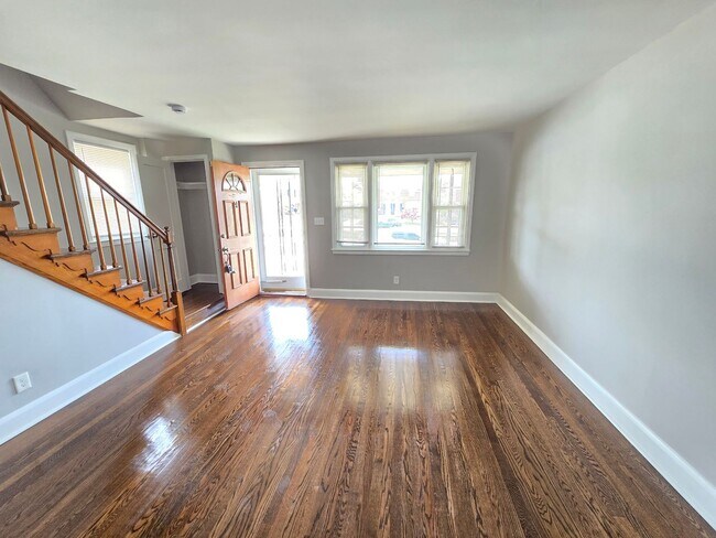 Photo - Beautiful 3 Bedroom 1 Bathroom East Baltim...