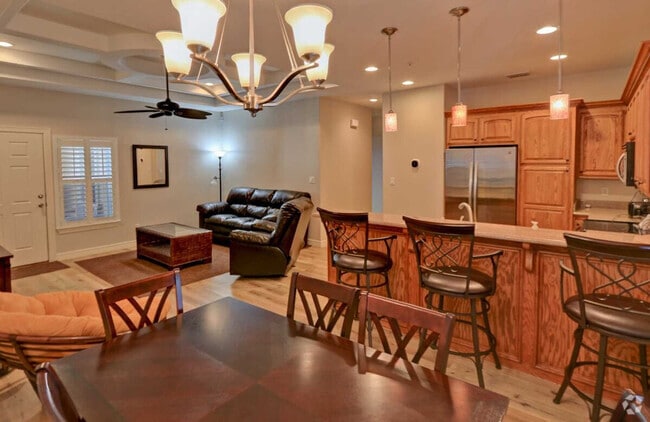 Building Photo - 131 E Acapulco St Rental