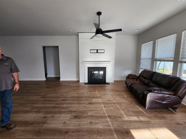 Photo - 112 Ashworth Dr