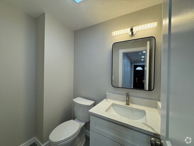 Building Photo - 41 Ashford St Unit 3 Rental