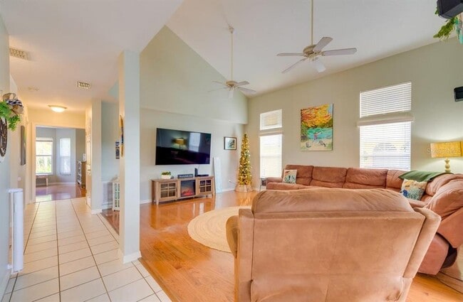 Photo - 7213 Tropical Dr