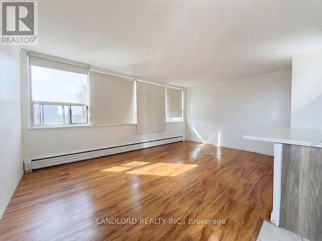 Photo - 140 Springhurst Ave Unit 41