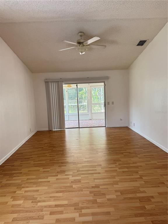 Photo - 427 Greenfield Rd