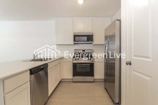 Photo - 2033 Belgian Dr