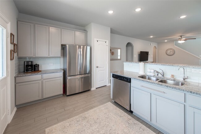 Photo - 31718 Wellington Pass