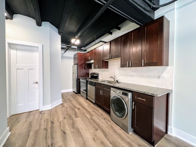 Building Photo - 725 St Johns Ave Unit 1 bed Rental