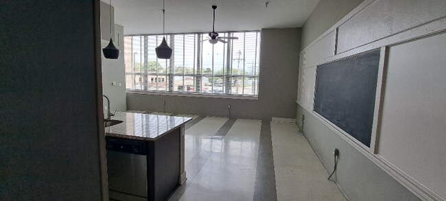 Photo - 200 Claremont Ave Unidad 212