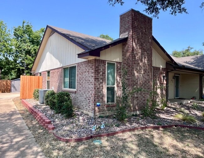 Photo - 3013 Clover Ln