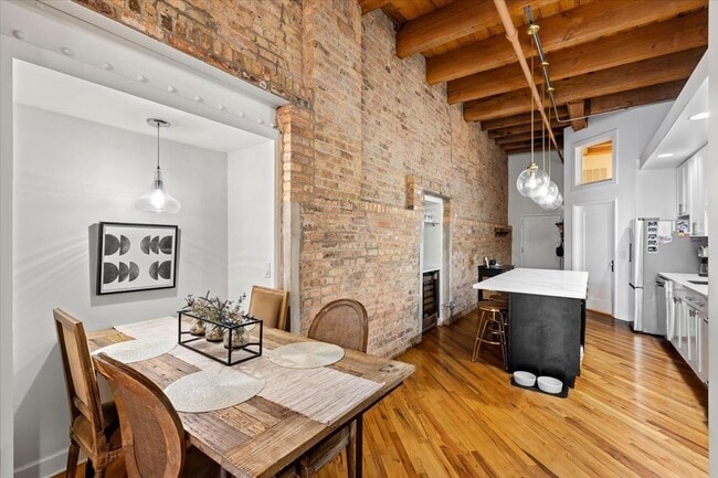 Photo - 616 W Fulton St