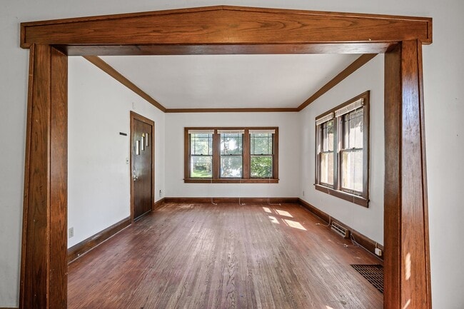 Photo - MUST SEE 5BD/2BA House close to U of M! Av...