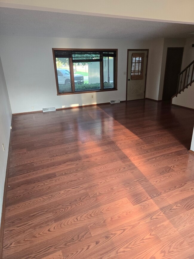 Photo - 7008 Ashwood Lane