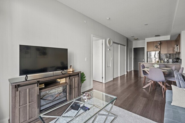 Photo - 160 Eglinton Ave E Unit ID1345818P