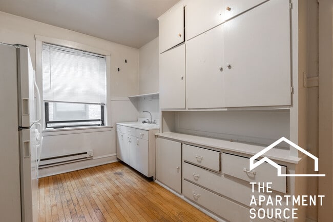 Building Photo - 1307 Oak Ave Rental