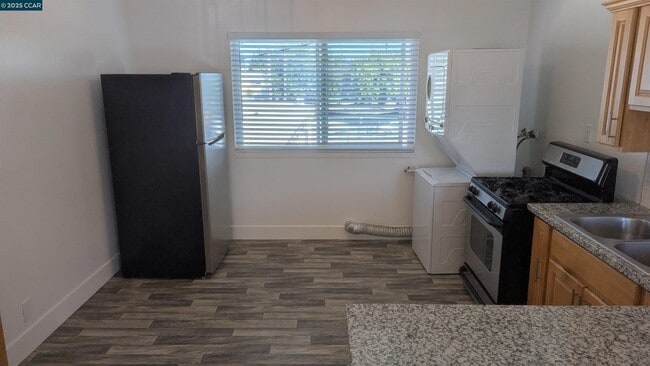 Photo - 2008 Marin St Unit B