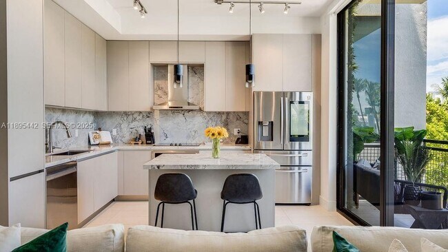 Building Photo - 1030 15th St Unit 201