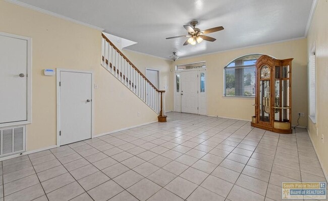 Photo - 813 N Shore Dr