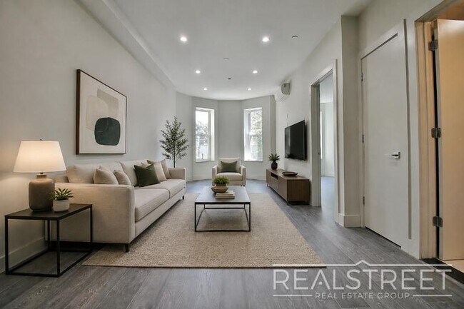 NEW 1 Bed in Prospect Park South!