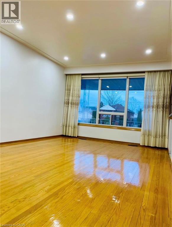 Photo - 14 Adair Ave S