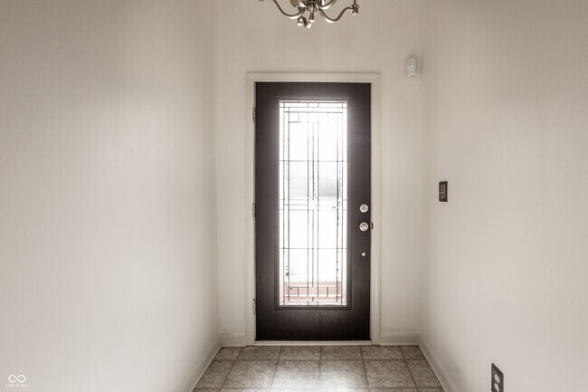 Photo - 3394 Roundlake Lane