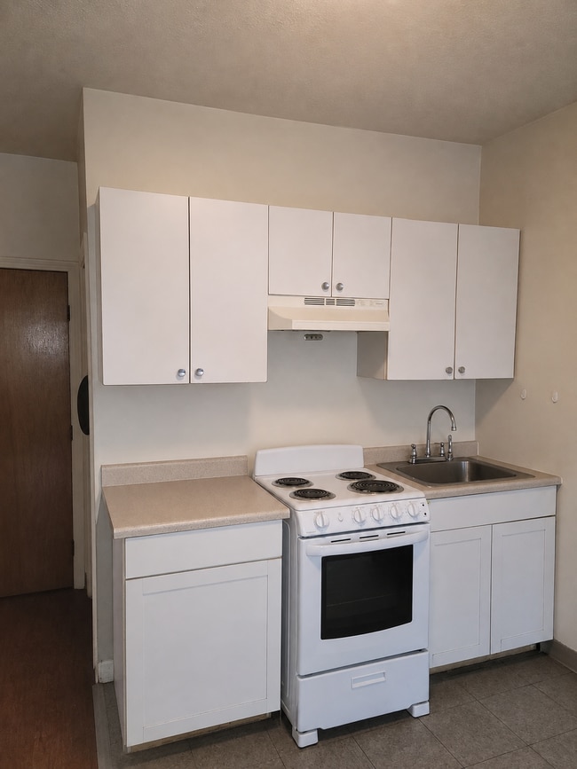 Building Photo - 20 Washington Ave Unit 1