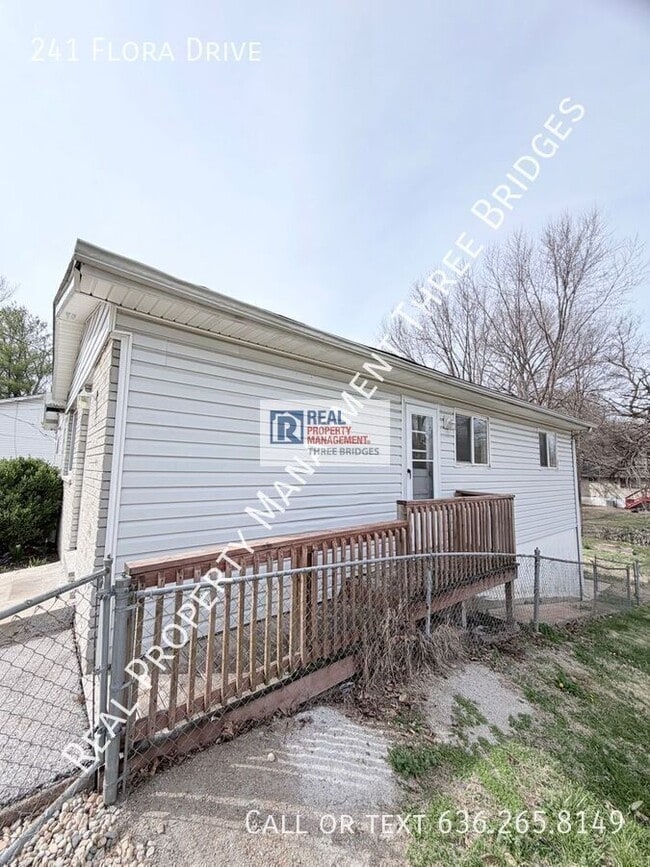 Photo - 241 Flora Dr