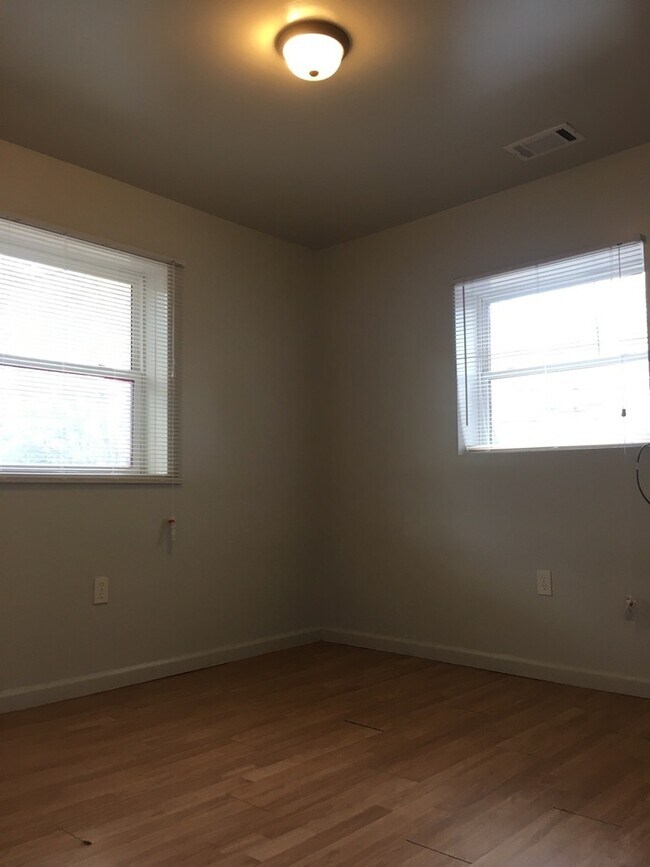 Photo - 990 Lawton St SW Unidad A
