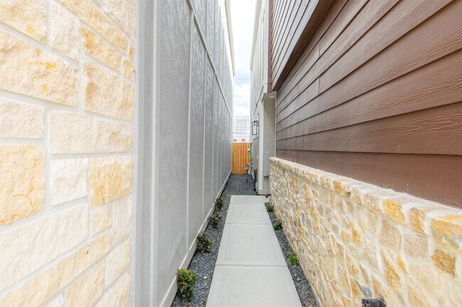 Photo - 1524 Beach Oak Dr