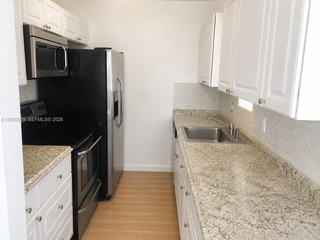 Photo - 3300 SW 32 Ave