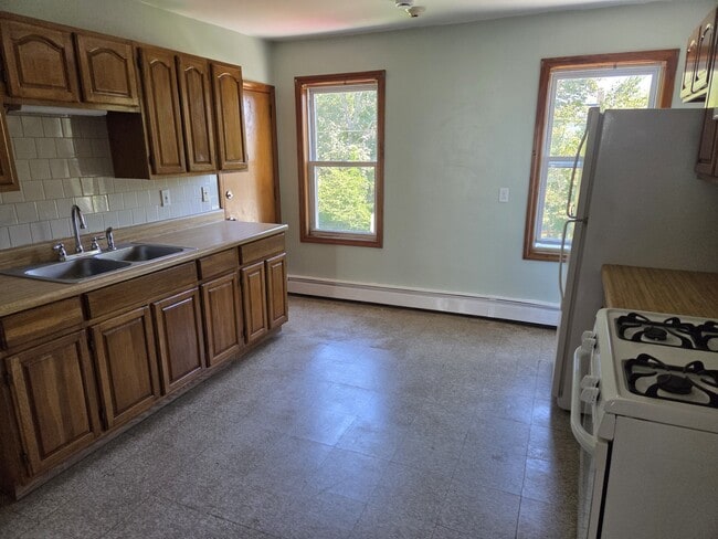 36 Wood St Unit 2