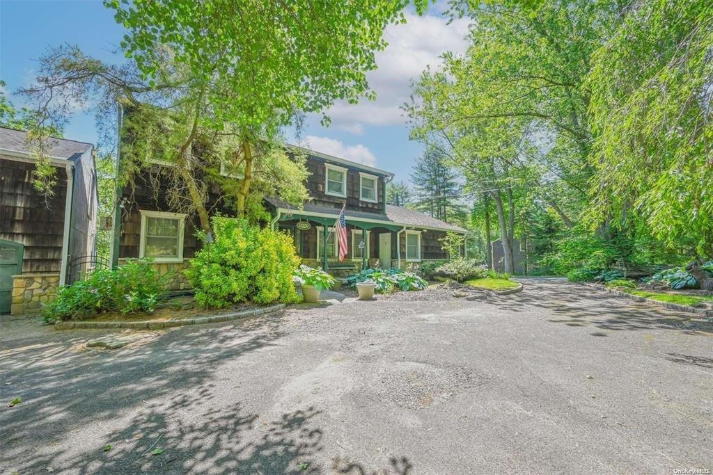 Photo - 9 Lone Hill Pl (Dix Hills, NY)