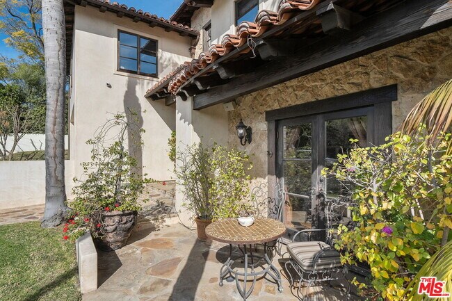 Photo - 1618 Stradella Rd