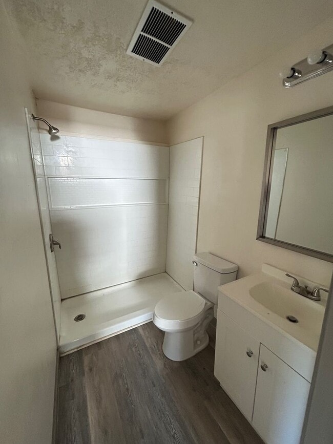 Photo - Updated 2 Bedroom Cottage