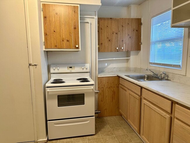 Photo - 11302-11308 E. Portland Ave Unit 11304