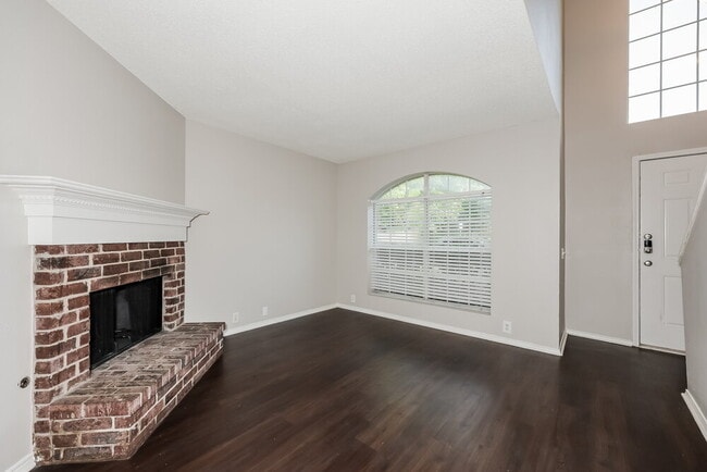 Photo - 216 High Pointe Ln
