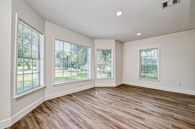 Photo - 5609 Denmark St Unidad 5609 Denmark  B