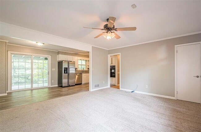 960 Old Canton Rd