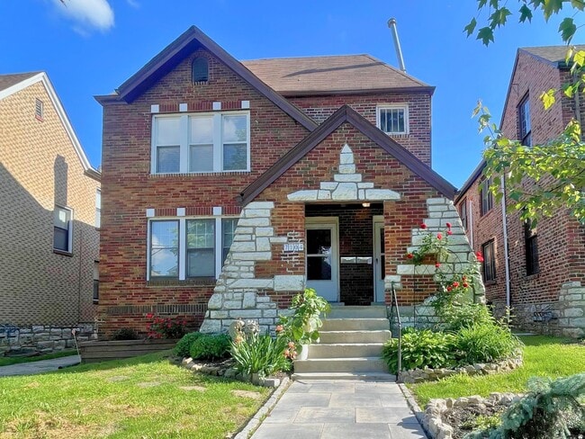 Building Photo - 7104 Tulane Ave Unit 2