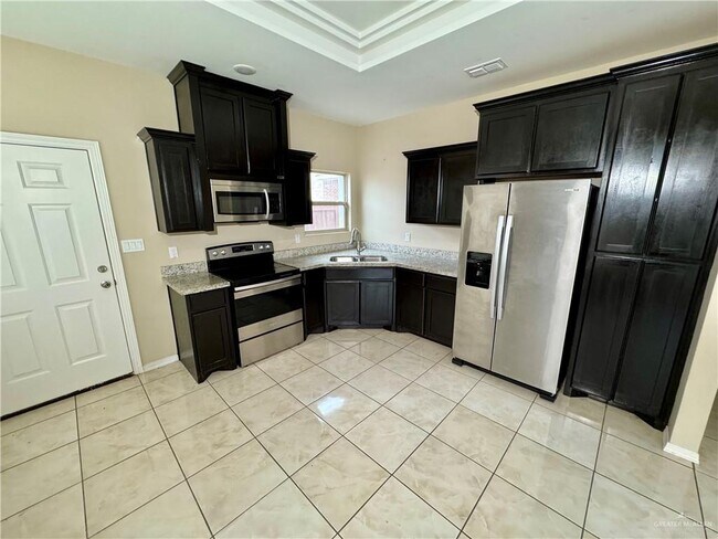 Photo - 12 Primrose Ave Unit Apt 3