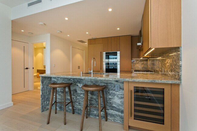 Photo - Victoria Place 2705 - Sophisticated 1BR