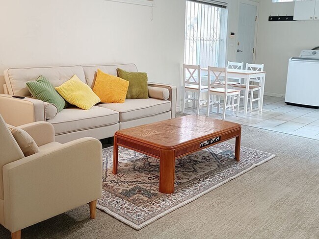 Photo - 7337 Jubilee Av