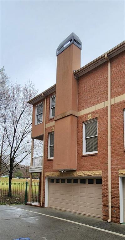 Photo - 687 Bonaventure Ave NE