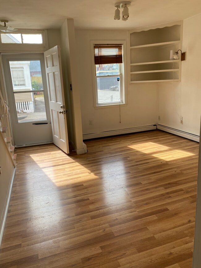 sala de televisión del primer piso - 36 Cork St Casa