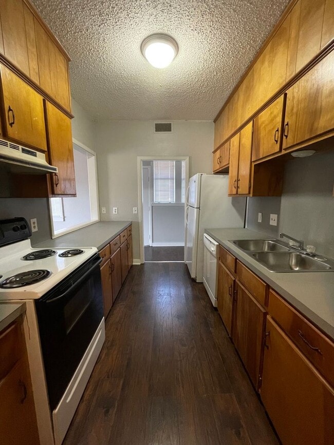 Photo - 814 Main St Unit 814 Main #1 - G1 Real