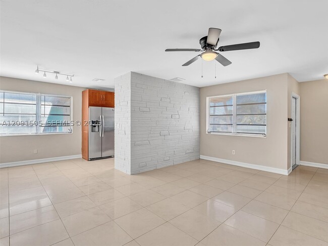 365 NE 171st Terrace