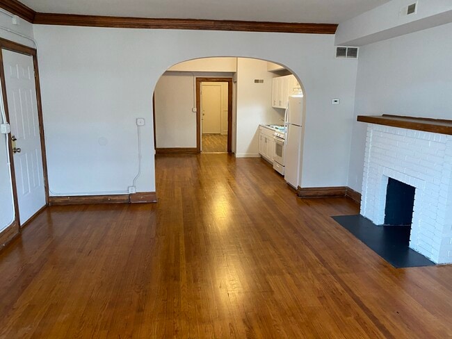 Building Photo - 8 Waltham St Unit 2F