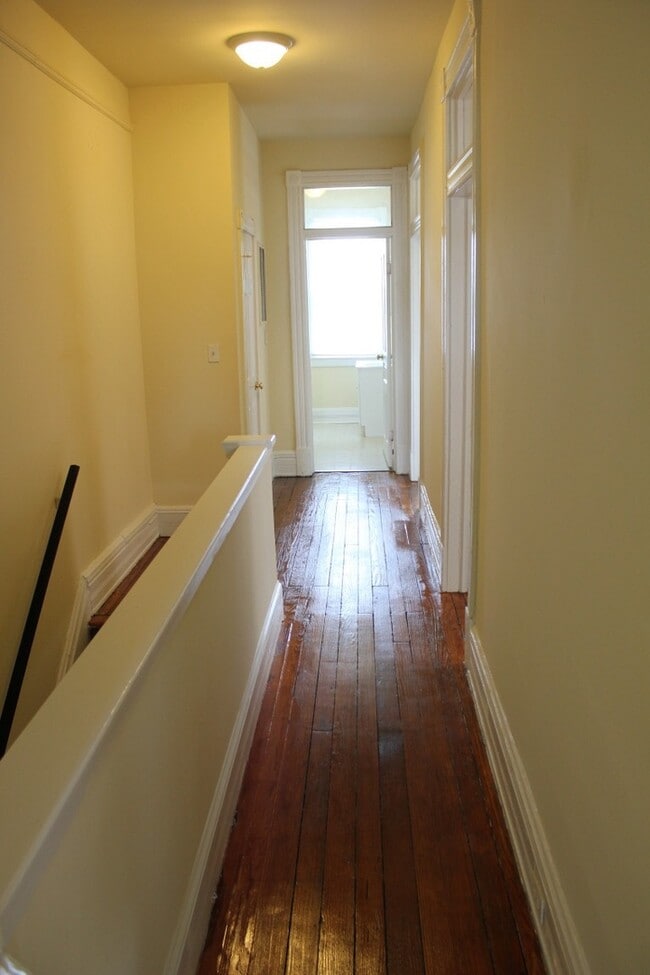 Photo - Spacious four bedroom, two full bath Fan/VCU area home. Available in August.