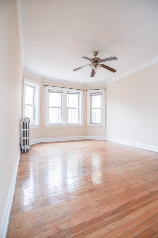 Building Photo - 3950 W Roscoe St Rental