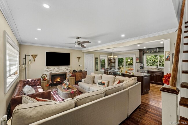 Photo - 110 Topland Rd