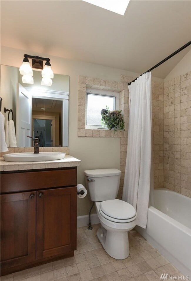 Photo - Stunning 3 Bed 2.5 Bath Townhome in Fremont