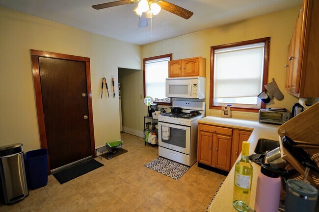 Photo - 15 Sumner St Unit 1